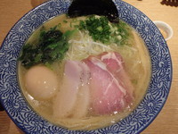 「特製（塩）芳醇香味そば (900円)　中盛(50円)」@麺屋 一燈の写真