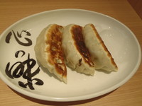 「心の味餃子(3個)(350円)」@松戸富田製麺 ららぽーとTOKYO-BAY店の写真