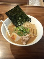 「【1周年限定】大山どりと鯛煮干しの白湯らーめん＋スパイシ替」@RAMEN GOTTSUの写真