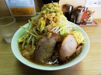 「ラーメン並　650円　野菜/ニンニク/アブラ/しょっぱめ」@ラーメンいつきの写真