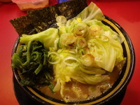 「ラーメン＋キャベツ」@家系ラーメン とらきち家の写真
