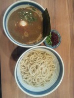 「特製つけそば(あつもり)＋エビ辛し」@浜屋 五反田店の写真