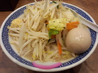 「タンギョウ＋味玉」@トナリ 池袋西口店の写真