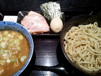 「特製豚骨魚介つけ麺(中盛・300g)900円」@麺処 みどりの写真