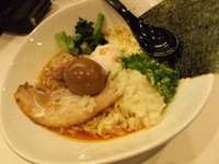 「海老まぜ麺＋味玉＋チャーチーズごはん」@海老・特濃煮干そば まるはの写真