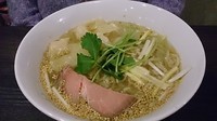 「黄ニラと海老ワンタン香味湯麺800円」@中華蕎麦 瑞山（ZUIZAN）の写真