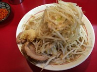 「ラーメン麺130g ニンニクヤサイアブラカラアゲ別 700円」@千里眼の写真