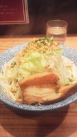 「汁なし油そば」@ラーメン燈郎の写真
