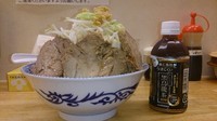 「ラーメン中￥600+ﾔｻｲﾏｼﾏｼ￥100+肉増し￥200」@らーめん きじとらの写真