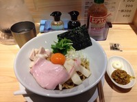 「濃厚卵の油そば」@Ginza Noodles むぎとオリーブの写真
