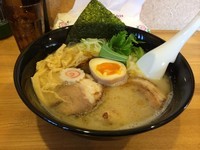 「鶏白湯麻油そば」@らー麺Chopの写真