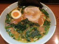 「赤味噌らーめん＋ニラ」@横浜らーめん 一八家 中華街店の写真