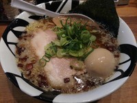 「背脂中華そば（大盛り：無料）　＋味玉：サービス券」@凌駕IDEAの写真