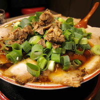 「チャーシュー麺 大盛 830円」@麺屋7.5Hz 新橋店の写真