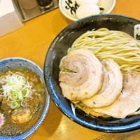 「特製つけそば（大盛）+生卵×２　1,150円」@中華蕎麦 とみ田の写真