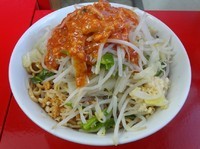 「小ラーメン（700円）＋汁なし味噌（200円）ニンニク」@ラーメン 学の写真