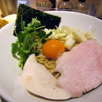 「濃厚卵の油SOBA 800円」@Ginza Noodles むぎとオリーブの写真