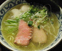 「金の潮ラーメン＋替え玉（＋１００円）＝９３０円」@らー麺屋 バリバリジョニーの写真