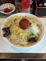 「赤玉たんめん（太麺）」@麺処 まるよし商店の写真