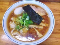 「醤油わんたんめん(850円)+味玉(70円)」@支那そば 福々亭の写真