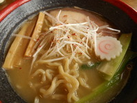 「《裏》　特濃鶏白湯＋追い煮干W＋中太麺」@拉麺酒房 熊人の写真