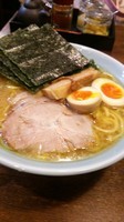 「特ラーメン中盛り＋半ライス(ランチサービス)」@豚骨醤油らーめん 浅草隊の写真
