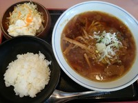 「Ｅセット（カレーラーメン＋半ライス＋ポテトサラダ）￥800」@中華料理 かすが家の写真