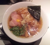 「【限定】 鴨脂と蛤の醤油そば：800円」@SOBAHOUSE金色不如帰の写真