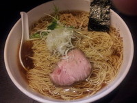 「豊穣清湯醤油ラーメン＋特盛＋トッピングチャーシュー」@麺処 夏海の写真