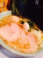 「特清六家豚骨醤油+ドームライス」@横浜家系ラーメン 清六家 沼袋店の写真