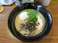 「味たまラーメン：750円」@博多長浜ラーメン まるながの写真