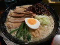 「濃厚味噌らーめん（大盛り）　＋チャーシュー３枚：サービス券」@優勝軒 稲葉店の写真