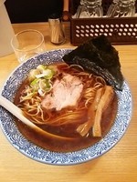 「醤油らーめん(700円)」@しょうゆらーめん 汐満の写真