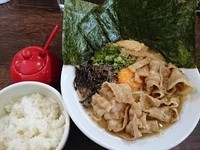 「【3月限定】肉玉そば徳島らーめん風＋半ライス＋海苔＝￥750」@伝家 志木店の写真