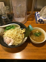 「鶏骨醤油つけ麺」@濃厚鶏白湯らーめん 麺屋一楽の写真