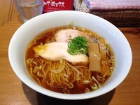 「醤油ラーメン」@ラーメン屋 トイ・ボックスの写真