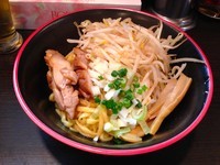 「油そば・醤油　＋サッポロ黒ラベル」@三鷹食堂いなりの写真