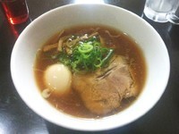 「名古屋コーチンの味玉入り醤油ラーメン 850円」@ラーメン星印の写真