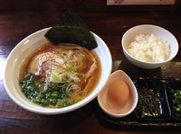 「【木曜限定】アゴとイリコのらーめん750円、TKG320円」@麺や 飛来の写真