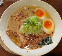 「にんにくじょうゆ特製」@らーめん三吉の写真