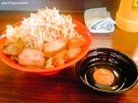 「ブタメン(中)豚マシ+生たまご「ヤサイニンニク」(850円)」@恵比寿ブタメンの写真