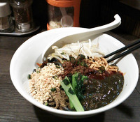 「（限定）銀河一辛い黒Curry担担麺￥９８０」@自家製麺 ほうきぼし 志茂店の写真