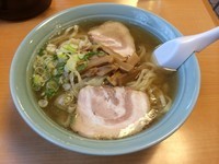 「醤油ラーメン　大盛り」@榮ラーメンの写真