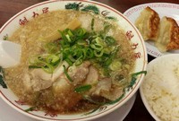 「醤油ラーメン(餃子ライスセット)880円」@魁力屋 白井店の写真
