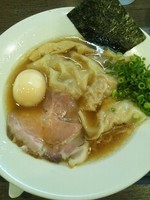 「しょうゆらぅめん（ワンタン・味玉トッピング）」@らうめん考房 ありがた屋の写真