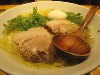 「本丸塩らー麺＋塩煮たまご」@横濱元町 本丸亭 横浜店の写真