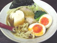 「鶏清湯醤油らーめん￥700・味付けたまご￥100」@麺屋 味翔の写真