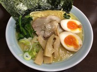 「豚骨醤油ラーメン＋味玉（￥750＋￥100）」@湘南家系ラーメン 松湘家の写真