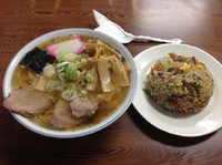 「ラーメン半チャーハンセット800円」@チーナン食堂の写真