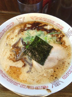 「豚骨醤油ラーメン500円」@初代継承 哲麺 神保町店の写真